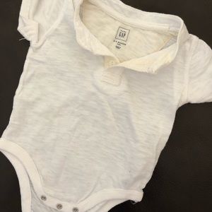 GAP One Pieces - Baby Gap cotton Henley-style onesie - 3-6 mos GAP One Pieces - Baby Gap cotton Henley-style onesie - 3-6 mos